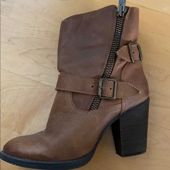 Steve Madden booties - Picture 2 of 4